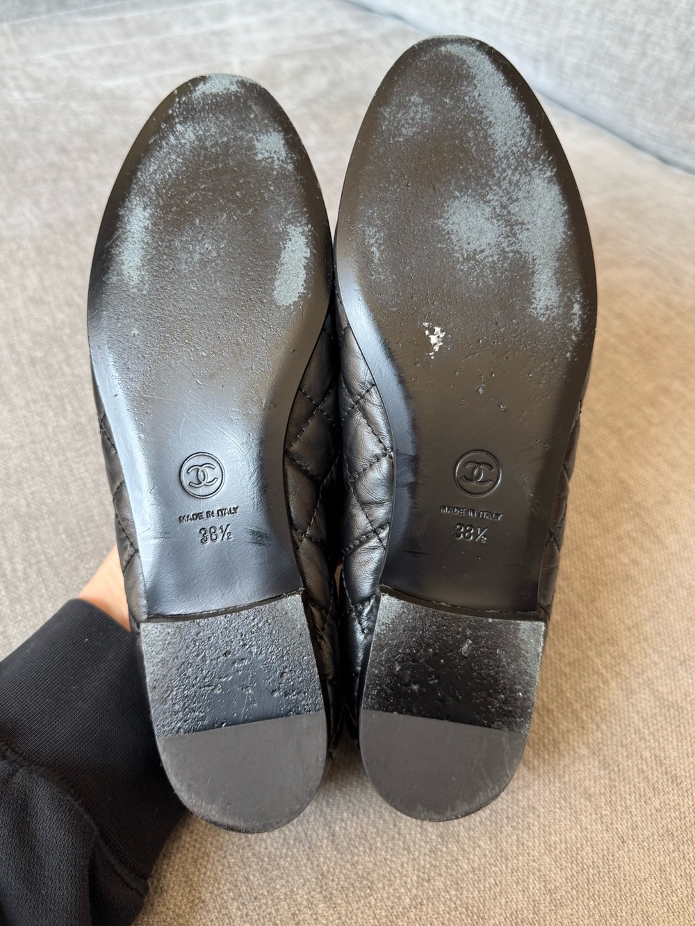 CHANEL Black Quilted Ballet Flats with CC Bow - Picture 3 of 8